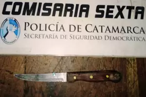 Intent� agredir con un cuchillo a los polic�as y fue aprehendido