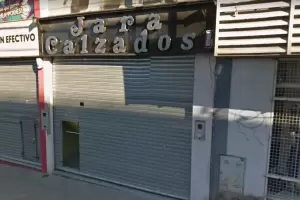 Tras 87 aos, la zapatera Jara Calzados cierra sus puertas