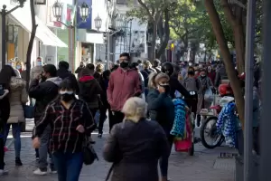 Mucho movimiento en el centro en el primer da de la reapertura de comercios