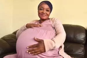 Una mujer rompe un r�cord mundial al dar a luz a 10 beb�s de un mismo embarazo