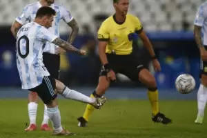 Argentina mereci un poco ms pero empat con Chile en el debut de la Copa Amrica