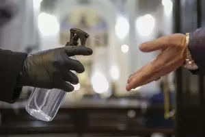 Autorizan los oficios religiosos en espacios cerrados con aforo del 30 por ciento