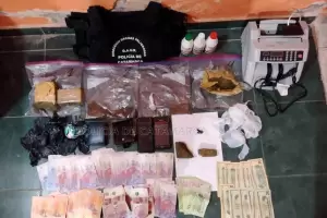 Detuvieron a dos mujeres por recibir una encomienda con casi dos kilos de droga