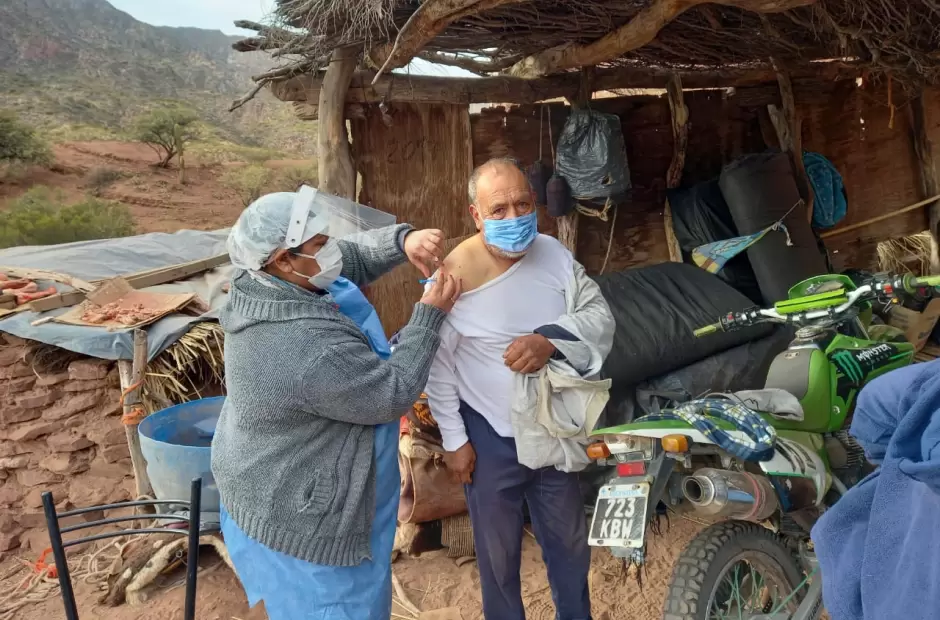 Plan de vacunacin en la localidad de El Durazno, departamento Tinogasta.