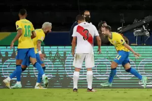 Brasil brill� y gole� a Per� por la segunda fecha de la Copa Am�rica