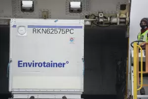 Llegaron ms de un milln de vacunas AstraZeneca desde los Estados Unidos