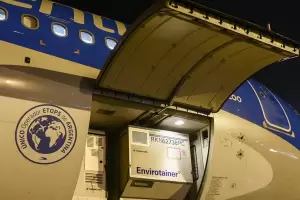 Hoy llega un nuevo cargamento de Sinopharm para destinar a nios entre 3 y 11 aos