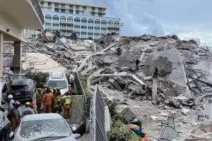 Miami: rescatistas israel�es y mexicanos llegaron para colaborar en la b�squeda