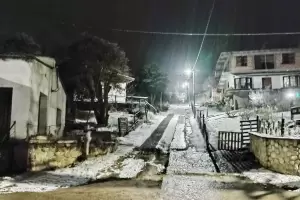 Por las bajas temperaturas, anoche nev en Ambato y en Beln