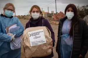 Programa abrigo: la comuna capitalina llev frazadas a hogares vulnerables