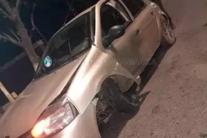 Perdi el control y choc contra el cantero central de la Presidente Castillo