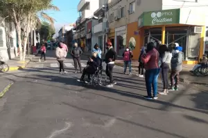 Se manifestaron para pedir la reapertura del merendero que asista a 177 personas
