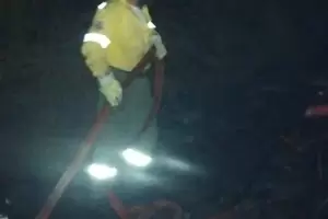 Temporada de incendios: dos siniestros pusieron en evidencia las carencias de los bomberos voluntarios del interior