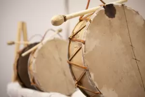 Previa del Poncho: talleres presenciales y virtuales para esperar la fiesta