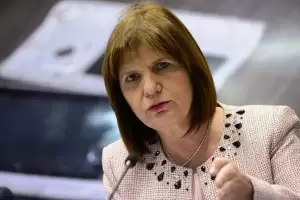 Repudio a Bullrich en Ushuaia por "querer regalar las Malvinas"