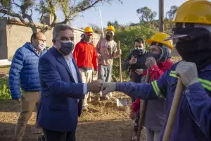 Supervisaron obras de saneamiento y agua potable que se ejecutan en Choya Viejo