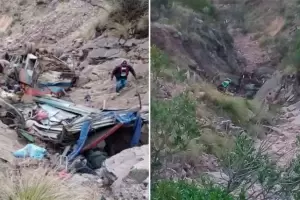 Un colectivo cay� a un precipicio y hay 31 muertos