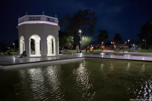 Intervencin artstica en La Alameda por los 200 aos del nacimiento de Caravati