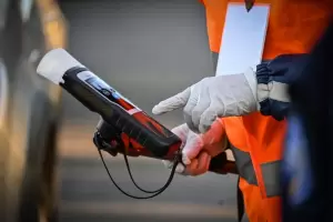 Conduca en estado de ebriedad, lo arrestaron y secuestraron la moto