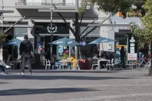 Desde el 1 de febrero bares, boliches  y restaurantes hasta las 4 y con aforo del 70%