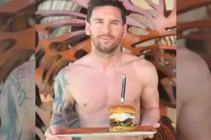 La foto del �permitido� de Messi que gener� una catarata de memes: el dardo a Cristiano Ronaldo