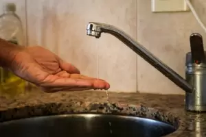 Vecinos de la zona sur de la ciudad reclaman por la falta de agua