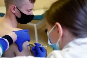 El Gobierno qued habilitado para comenzar a vacunar jvenes entre 12 y 17 aos