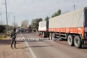 La otra parte de los tabacaleros cort la ruta 64 pidiendo la reincorporacin de Emilio Ramaci