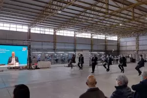 Trotta acompa a Jalil en la inauguracin de una fbrica que aportar a un programa educativo