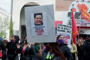 Protestaron frente al CD de la Capital y pidieron la renuncia de Daniel Zelaya
