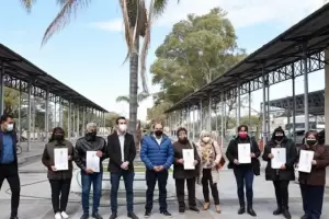 Capital entreg escrituras a ms familias de la comuna