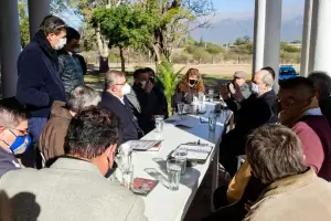 Presentan al Gobernador el plan de trabajo para el rito de beatificacin