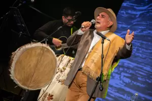 La mujer catamarquea tuvo su homenaje en la sexta noche del Poncho Virtual