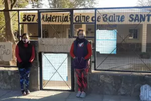 Tomaron una escuela en Valle Viejo, en reclamo de estabilidad laboral