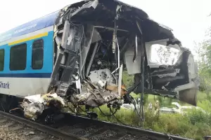 Tragedia en Repblica Checa tras chocar dos trenes