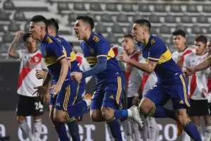 Boca se qued con el superclasico en los penales y clasific a cuartos