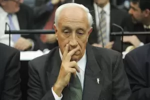 Condenaron a 24 aos de prisin al Tigre Acosta por delitos sexuales contra secuestradas en la ESMA