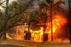 Otra vez el drama de los incendios en C�rdoba: hay evacuados y los focos se extienden en las sierras