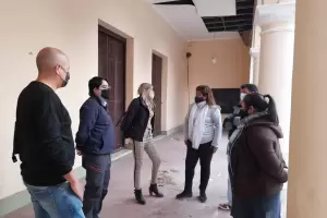 Luego del banderazo, la ministra de Educacin recorri el Colegio Nacional