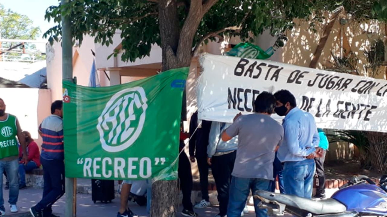 Expectativas en ATE Recreo por la reincorpación de cesanteados - La ...