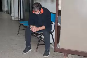 Padrastro, acusado de abusar sexualmente de una ni�a, guard� silencio ante el fiscal