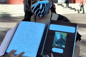 Traducen al braille un libro sobre el Obispo Esqui�