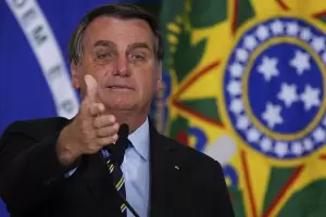 Bolsonaro asegur que solo Dios lo saca del cargo y que nunca ir preso
