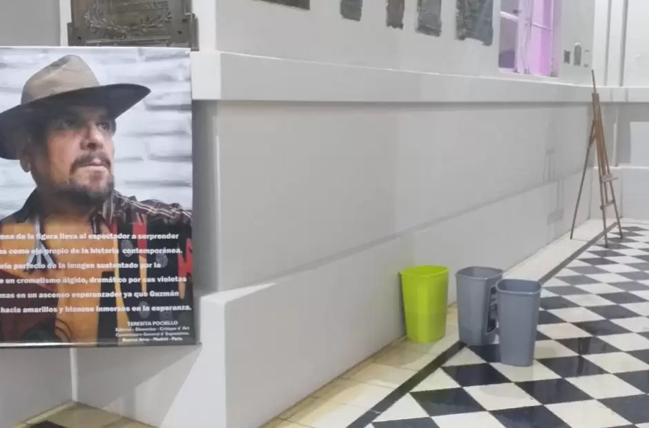 Muestra pictrica pasada por agua