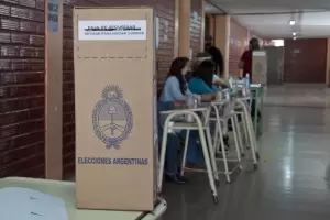 Se comienzan a cerrar las mesas donde ya vot el 67% del padrn en todo el pas