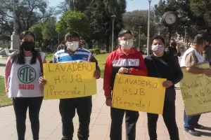 Trabajadores de la salud continan con protestas
