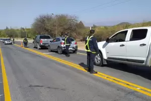 Refuerzan los controles en distintos puntos del pas por las fiestas