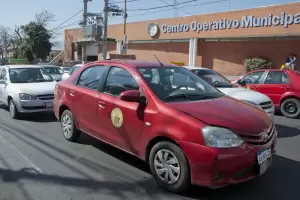 Aumentaron la tarifa de taxis y remises