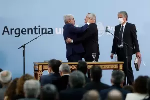 Anbal Fernndez, tras asumir: Si hay algo que no me gusta tibio son el mate y el peronismo