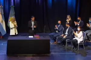 Kicillof tom� juramento a los nuevos ministros bonaerenses